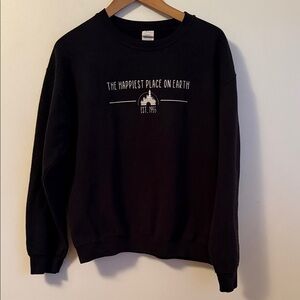 Preowned Adult Size M Black and White The Happiest Place On Earth Sweatshirt